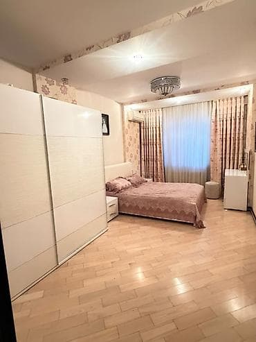 puflar: Yataq otağı mebel dəsti – ağ rəngdə, müasir üslub Tərkibi: - Çarpayı — 3