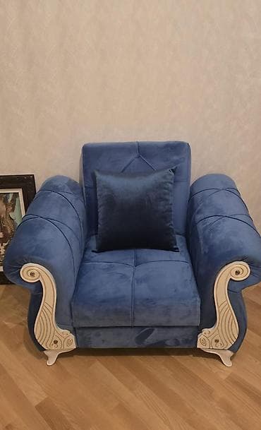 divan kafe: Yenidir, istifade olunmayıb. Eve uygun olmadığı üçün satılır. Qiymeti — 2