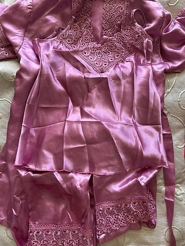 papaq modelləri: Zərif atlas pijama dəsti – qadınlar üçün — 1