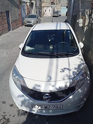 Nissan Note: 1.2 l | 2015 il Hetçbek