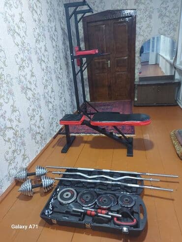 işlənmiş idman alətləri: 40 kg nerj dumbell 55 kg çamadan desti Bench press üçün stoyka — 1
