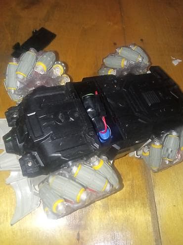 Игрушки: Işıqla rı olan dır. 4x4 cəkir öz toku ilə işləyir pultla gəlir arxa — 8