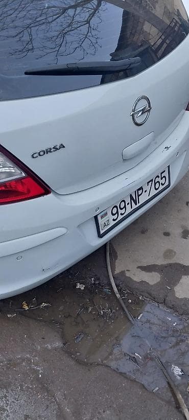 Opel Corsa – ağ rəngdə hetçbek. Xüsusiyyətlər: - Korpus: 5 qapılı lalafo.az -da Opel Corsa – ağ rəngdə hetçbek. Xüsusiyyətlər: - Korpus: 5 qapılı