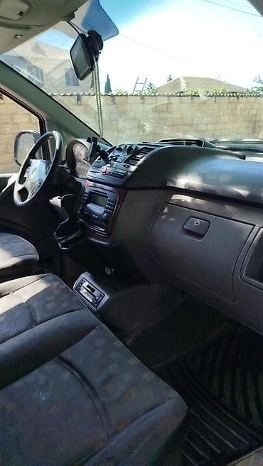 mini karavan: Mercedes-Benz Vito mikroavtobus Xüsusiyyətlər: - Kuzov: mavi rəng — 6