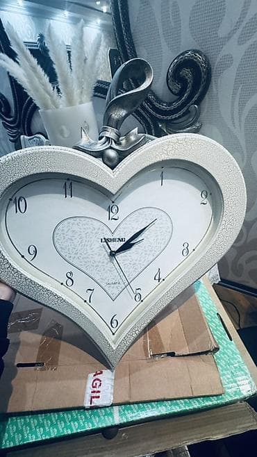 Divar saatları, Saniyə əqrəbi