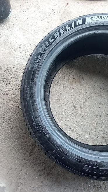 nıssan: Şin Michelin 245 / 45 / R 19 — 1