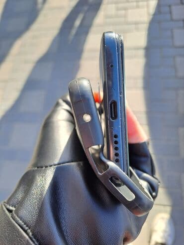 not 8t: Xiaomi 11T, 128 ГБ, цвет - Синий, 
 Битый — 2