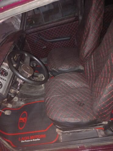 badamdar maşın bazarı ünvan: VAZ 2107, al-qırmızı rəngdə klassik sedan. Xüsusiyyətlər: - Kuzov: 4 — 5