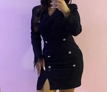 Hicab: Qadın üçün şık qara paltar – blazer kəsimli, dizüstü uzunluqda. - — 2