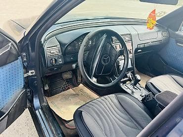 30 kuza: Mercedes-Benz C180 (W202) sedan - Kuzov: 4 qapılı sedan, tünd mavi — 8