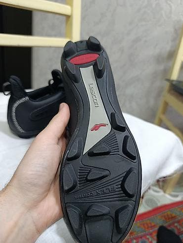 Turniklər və bruslar: Butslar Ölçü: 40 — 4