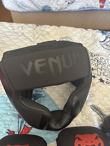 Другое для спорта и отдыха: MMA/boks dəsti – Venum və Reebok Komplektin tərkibi: - Reebok boks — 5