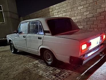 2107 teker: VAZ (LADA) 2107: 1.6 l | 1999 il 30000 km Sedan — 4