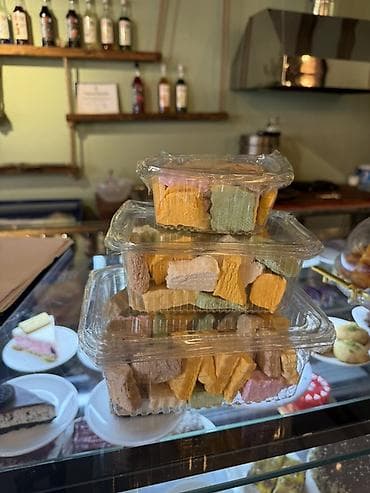 argon svarka aparat: Rəngarəng dondurulmuş meyvə quruları– plastik qutularda - Tərkibi — 2