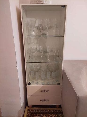 usdul usdol: Masa və oturacaqlar — 4