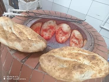 un kisəsi: Tendir çöreği bişiren xanım teleb olunur. Çöreq bişirmegi bilmeyen — 2