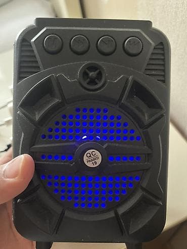 Portativ Bluetooth kolon Xüsusiyyətlər: - Kompakt, əlçatan dizayn –