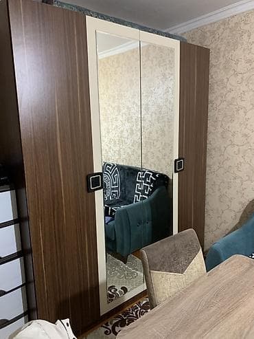 ber ber: Yataq otağı mebel dəsti - 4 qapılı şkaf: Orta hissədə iki ədəd tam — 2