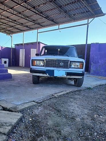 mersedes kardan: VAZ 2107 “Jiquli” sedan - Kuzov: 4 qapılı sedan, ağ rəng - Mühərrik — 1