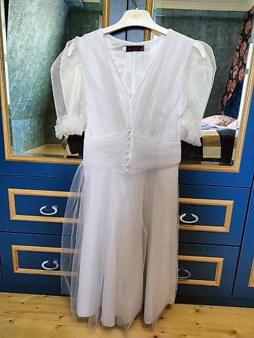 qizil mirvari: Berikat brendinin ağ rəngli zərif paltarı - Bədən ölçüsü: 38 — 1