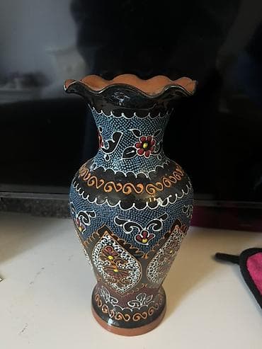 mexmer gulu: Bir vaza, Keramika — 1