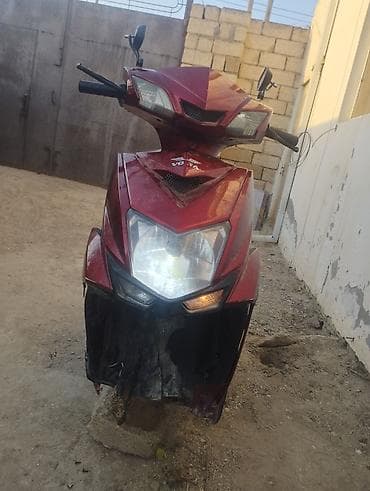 mopet elektrik: Moped qeza olunub qabag plasmaslari ezilib yanlari cizilib ama tok — 1