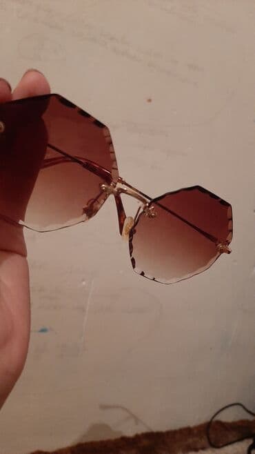 Kulonlar: Gün eynəyi — 1