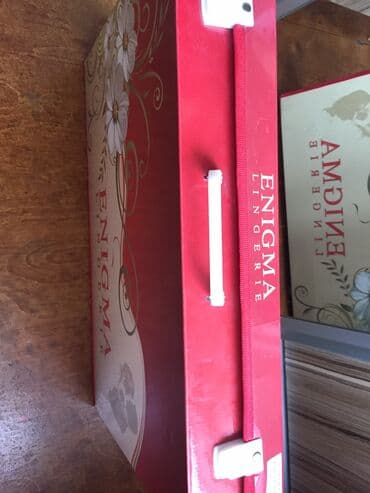 i̇talya istehsalı olan qadın şubaları: Gelin yataq paltari . Turkiyenindir . 50 man . S razmer — 2