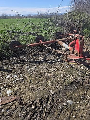 t 40 matoru: Kənd təsərrufatı texnikası qabağ işlək vəziyətdədi.qabağ təkərləri — 5