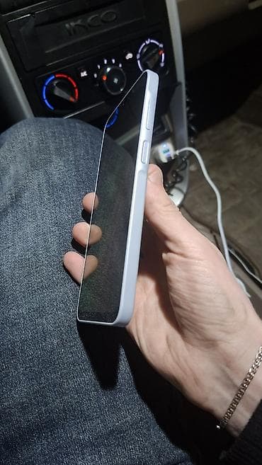 xaladenik alan: Salam Samsung A16 5g Telfonudur Xanim isdifade edib Komecki telfon — 3