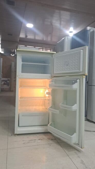 lazne kamere: 2 qapılı Hotpoint Ariston Soyuducu Satılır, rəng - Ağ — 1