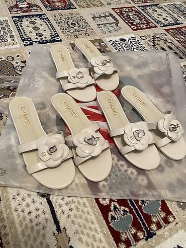 Razmerler var, 39,40 Məhsul: Chanel qadın sandaleti - Model: Açıq — 1