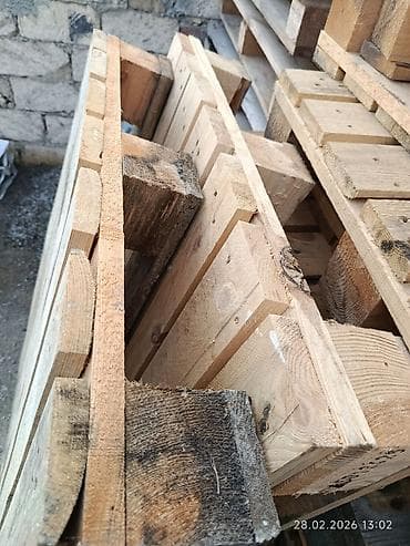 Tavan: Taxta paletlər Məhsul təsviri: eni0.80 yuzunu1.20 - Material — 2