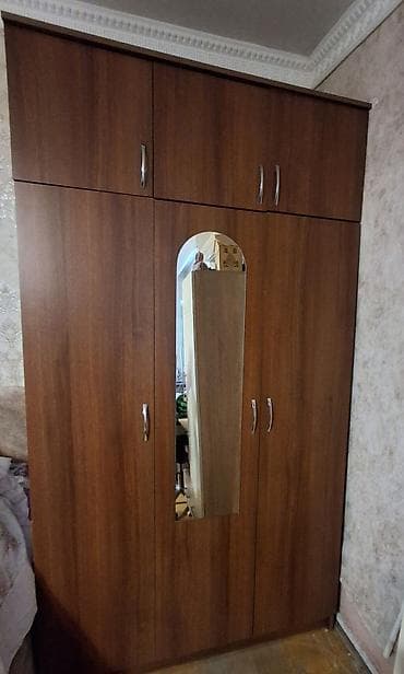 paltar rəfi: Geniş qarderob şkafı – ağac teksturalı qəhvəyi rəng - 5 qapılı ön — 1