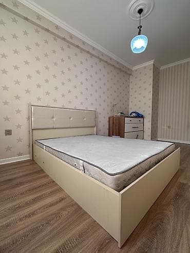 Ev və bağ: Taxt 140 azn Yaxşı vəziyyətdədir, matrasla verilir. Ölçü 2*1.60 — 1