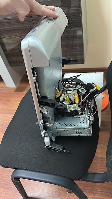 Рулевая часть: Yenidir.Ekran plonkasida ustundedir.Ciziqsizdir — 5