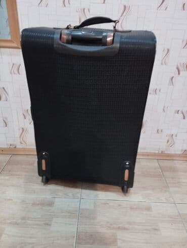 купить бу чемодан: Böyük ölçülü səyahət çamadanı - Rəng: qara, səthində naxışlı G — 3