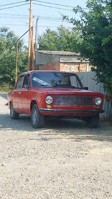 ucuz masin satişi: VAZ 2101 “Jiquli” sedan - Korpus: 4 qapılı, klassik kuzov, parlaq — 7