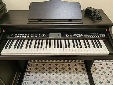 CD, DVD disklər və kassetlər: Rəqəmsal pianino – stendli kabinet korpusda, tünd ağac teksturalı — 2