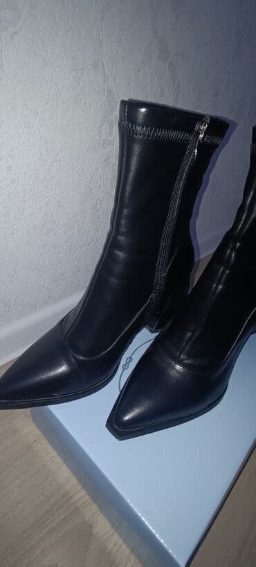 Uzunboğaz, Ölçü: 38, rəng - Qara, Yeni