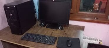 Ofis və ya ev istifadəsi üçün nəzərdə tutulmuş qara rəngli masaüstü