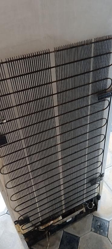 2 qapılı Beko Soyuducu Satılır, rəng - Ağ, Təkərli — 3