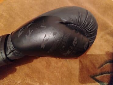 Çadırlar: Boks əlcəkləri – qara rəng, VENUM loqolu - İdman növü: Boks — 4