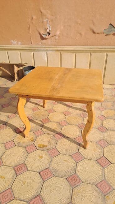 Qonaq masası, Açılmayan, Taxta, Dördbucaq masa