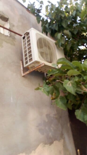 mega kondisioner: Kondisioner Təmirə ehtiyacı var, 40-45 kv. m — 2