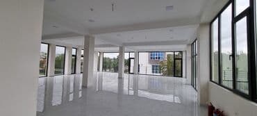 memar ecemi kiraye: Kommersiya təyinatlı iki mərtəbəli modern bina - Şüşəbənd vitrin — 7