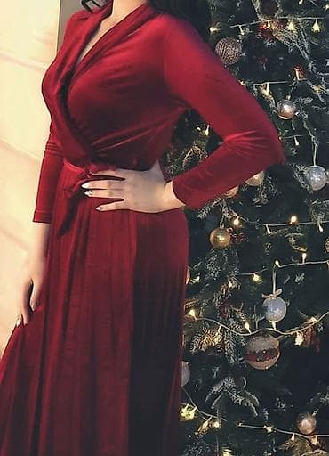 Qırmızı məxməri qadın donu - Parça: yumşaq məxmər, işıqda zərif