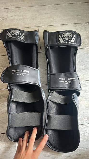 Venum boks və kikboks avadanlığı dəsti - Boks əlcəkləri: Venum Pro — 4