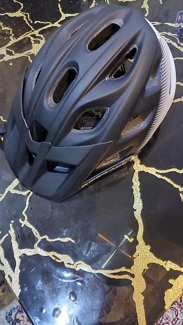 Шлемы: Teze riderace kaska 1 defe islenib. 55 manata alinib 52 manata satilir — 3