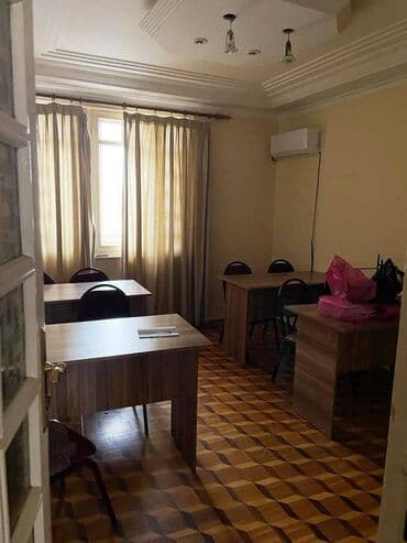 neftciler kiraye ev: Rəşid Behbudov küçəsində 5 mərtəbəli binanın 4 cü mərtəbəsi ümumi — 12